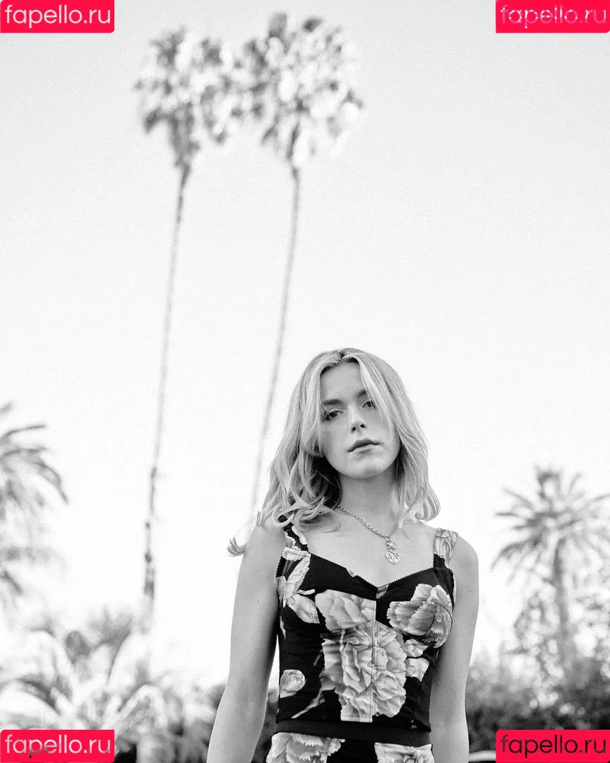 Kiernan Shipka Onlyfans Photo Gallery 