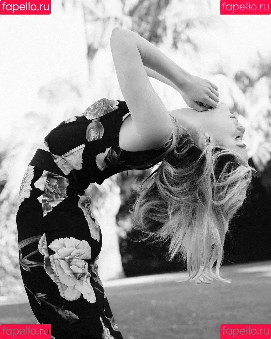 Kiernan Shipka Onlyfans Photo Gallery 