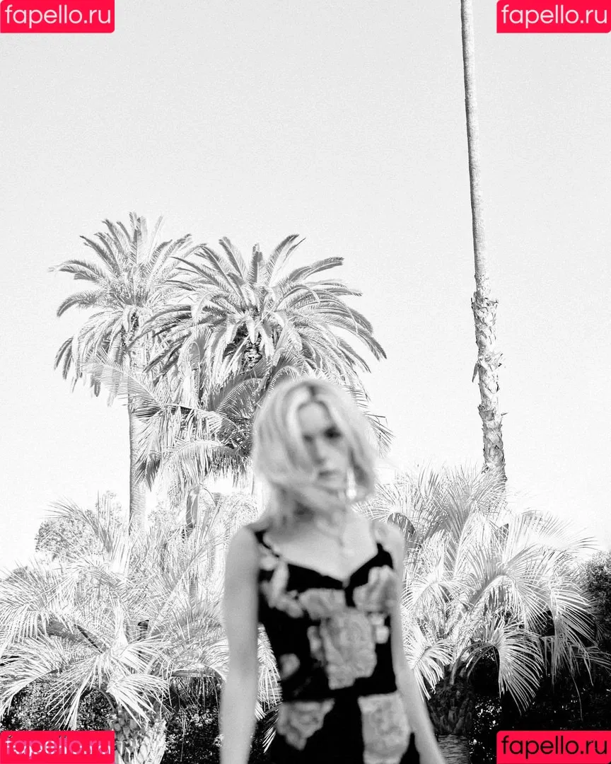Kiernan Shipka Onlyfans Photo Gallery 