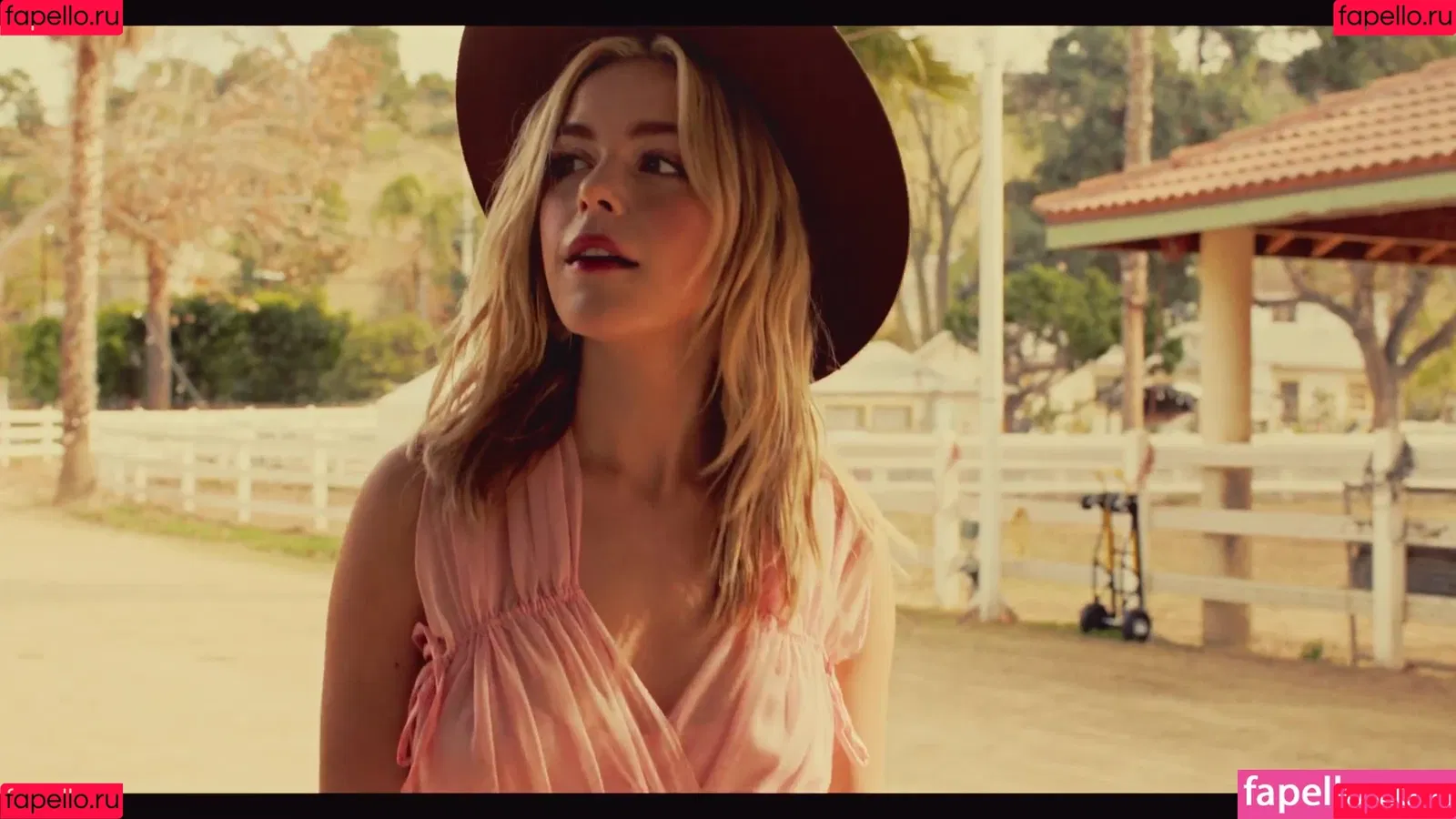 Kiernan Shipka Onlyfans Photo Gallery 