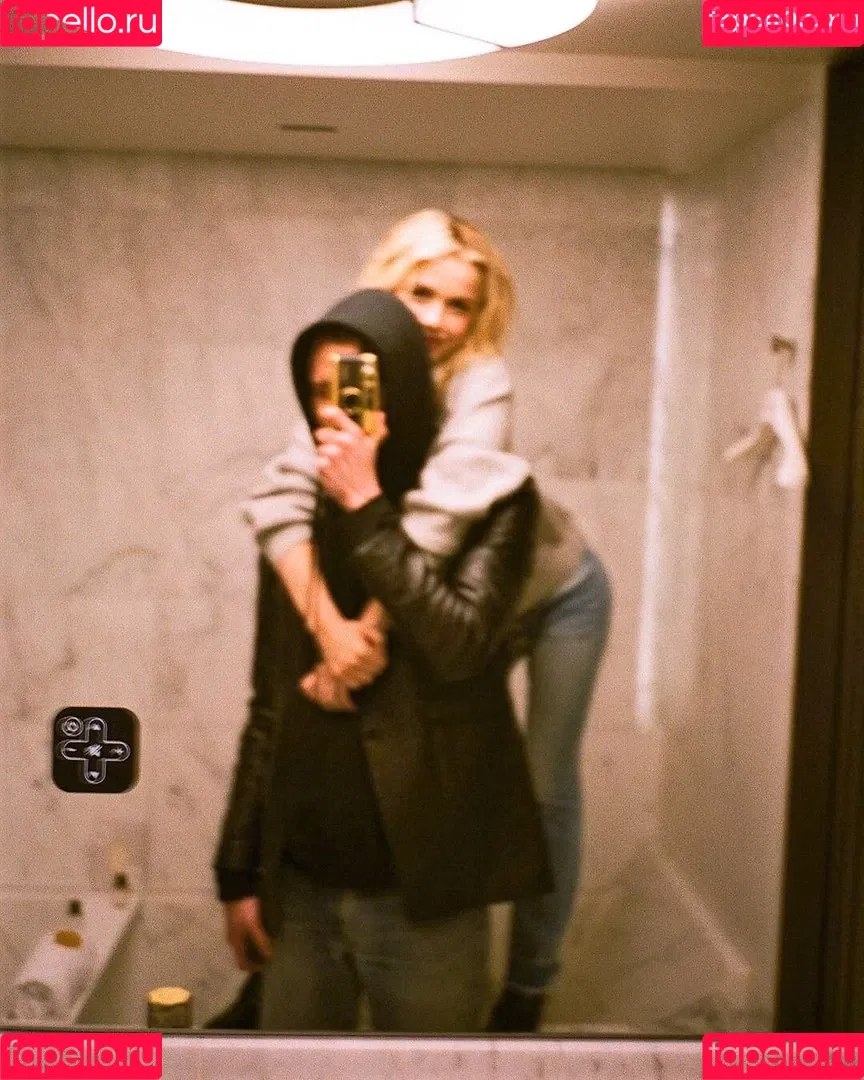 Kiernan Shipka Onlyfans Photo Gallery 