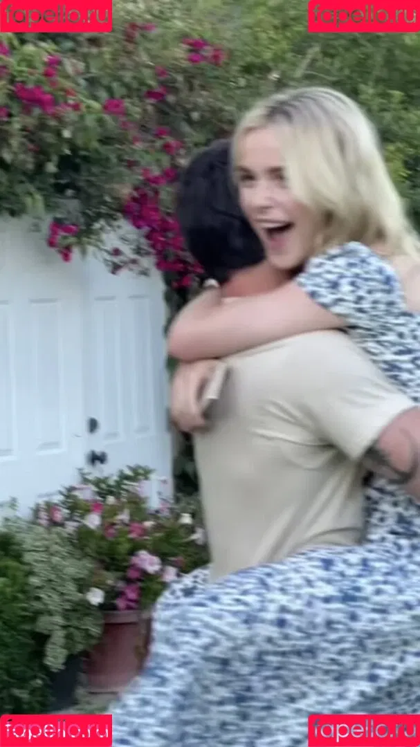 Kiernan Shipka Onlyfans Photo Gallery 