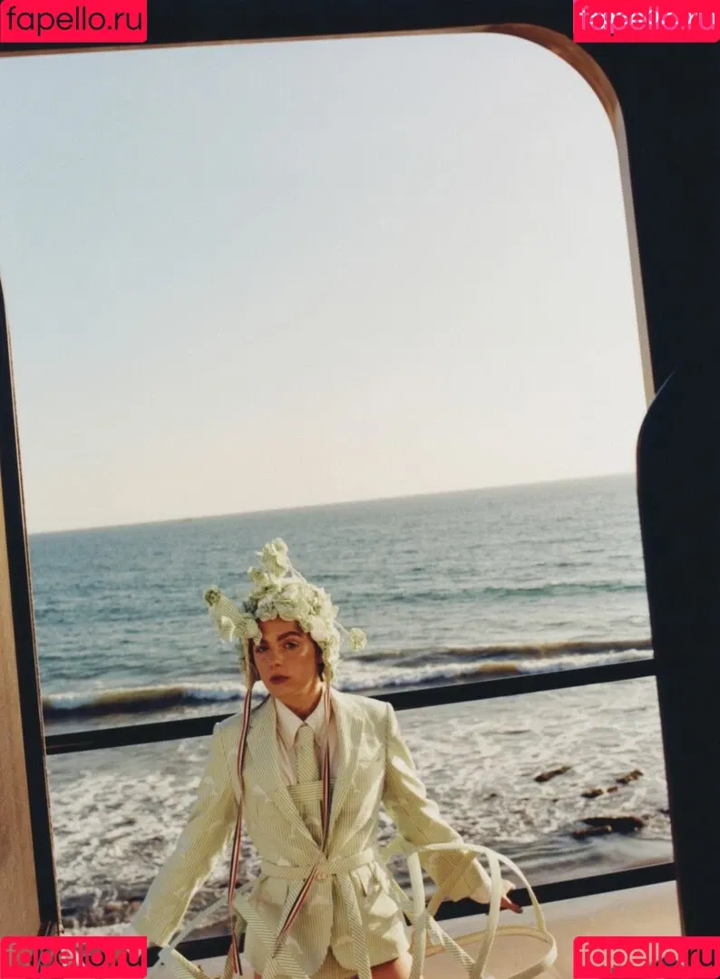 Kiernan Shipka Onlyfans Photo Gallery 