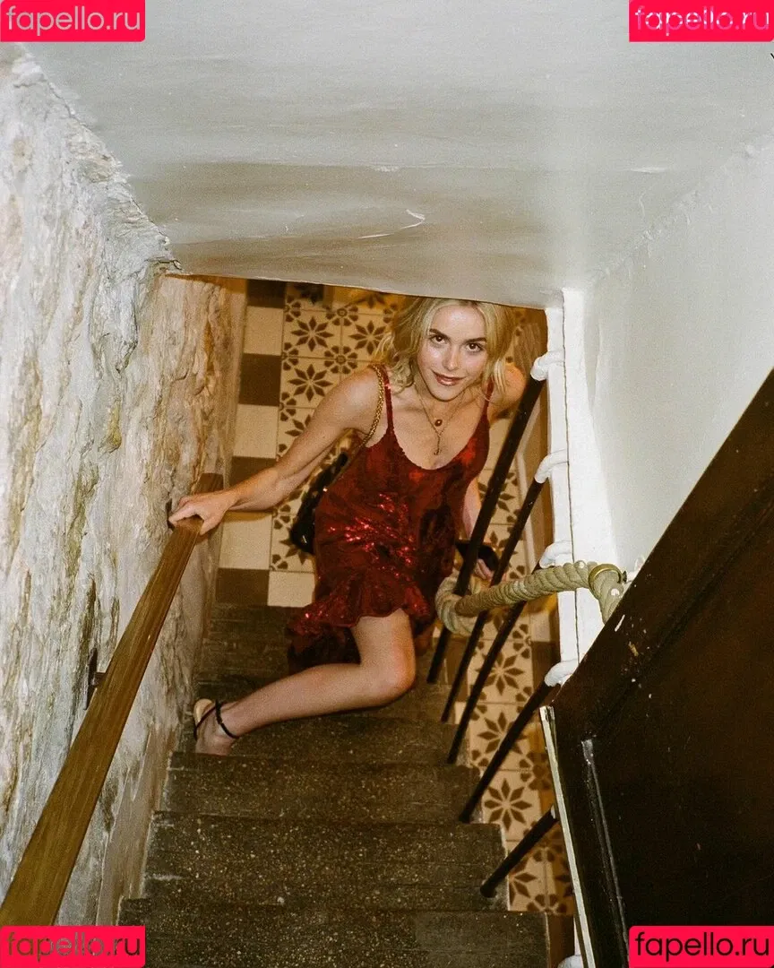 Kiernan Shipka Onlyfans Photo Gallery 