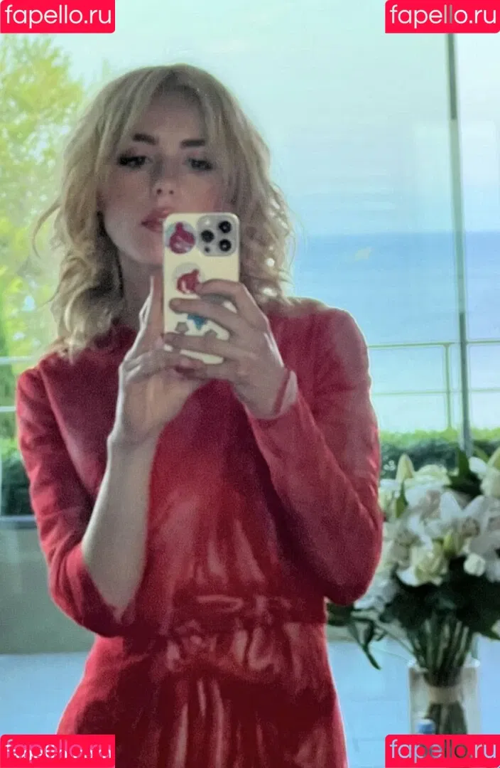 Kiernan Shipka Onlyfans Photo Gallery 