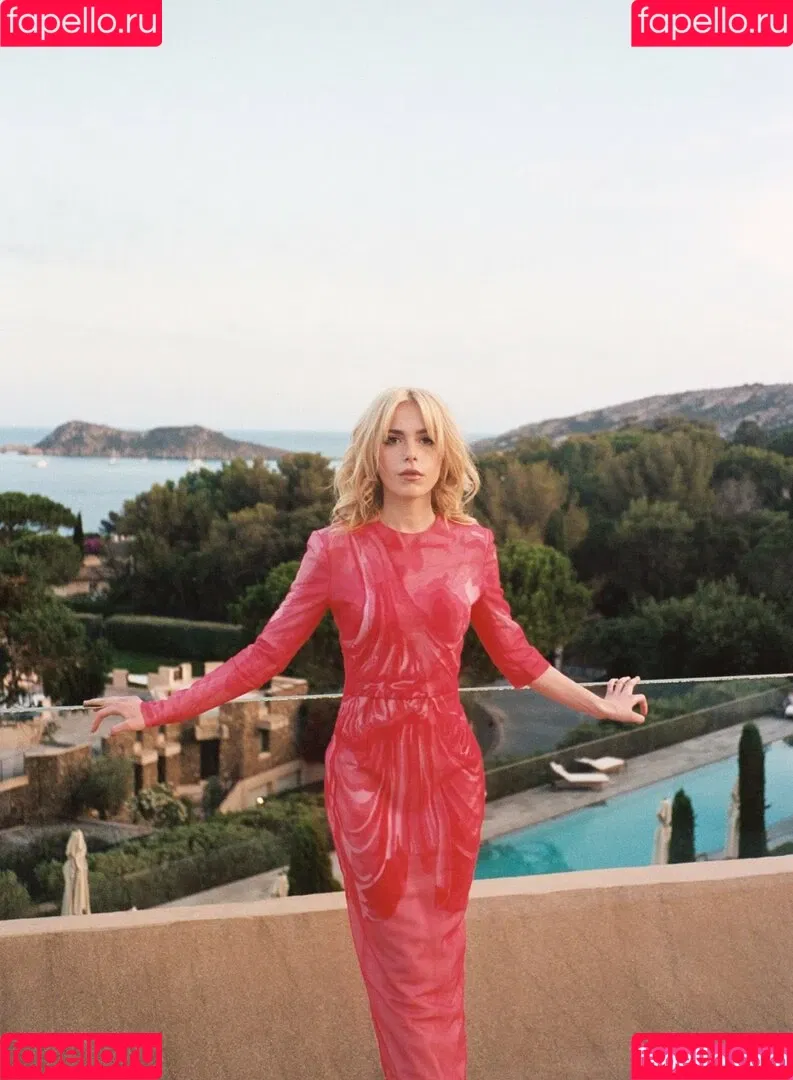 Kiernan Shipka Onlyfans Photo Gallery 