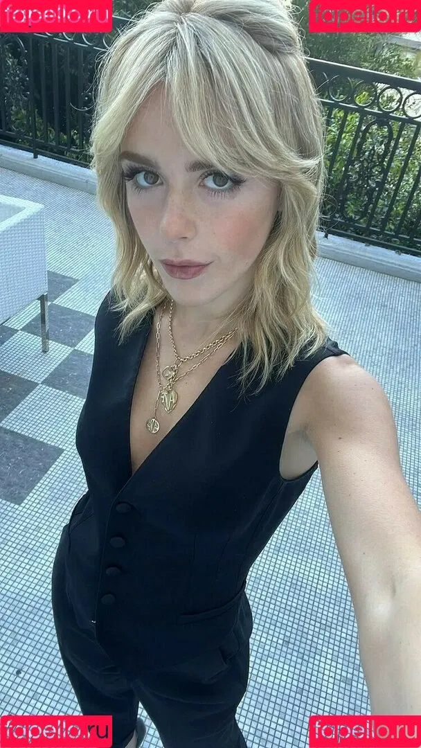 Kiernan Shipka Onlyfans Photo Gallery 