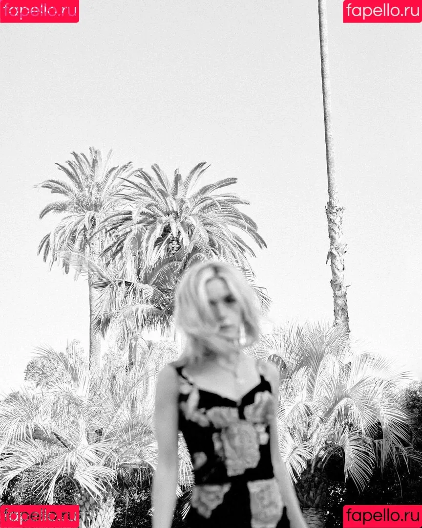 Kiernan Shipka Onlyfans Photo Gallery 