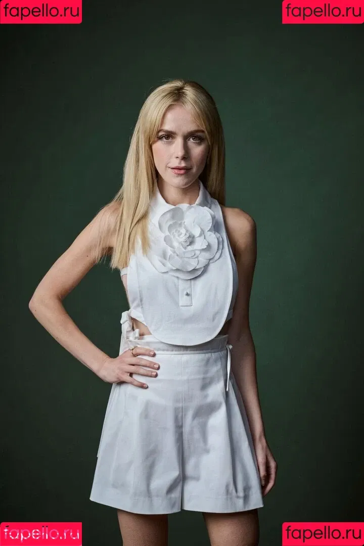 Kiernan Shipka Onlyfans Photo Gallery 