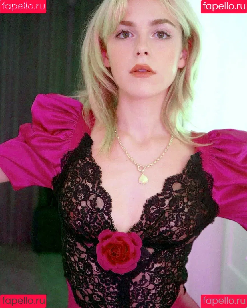 Kiernan Shipka Onlyfans Photo Gallery 