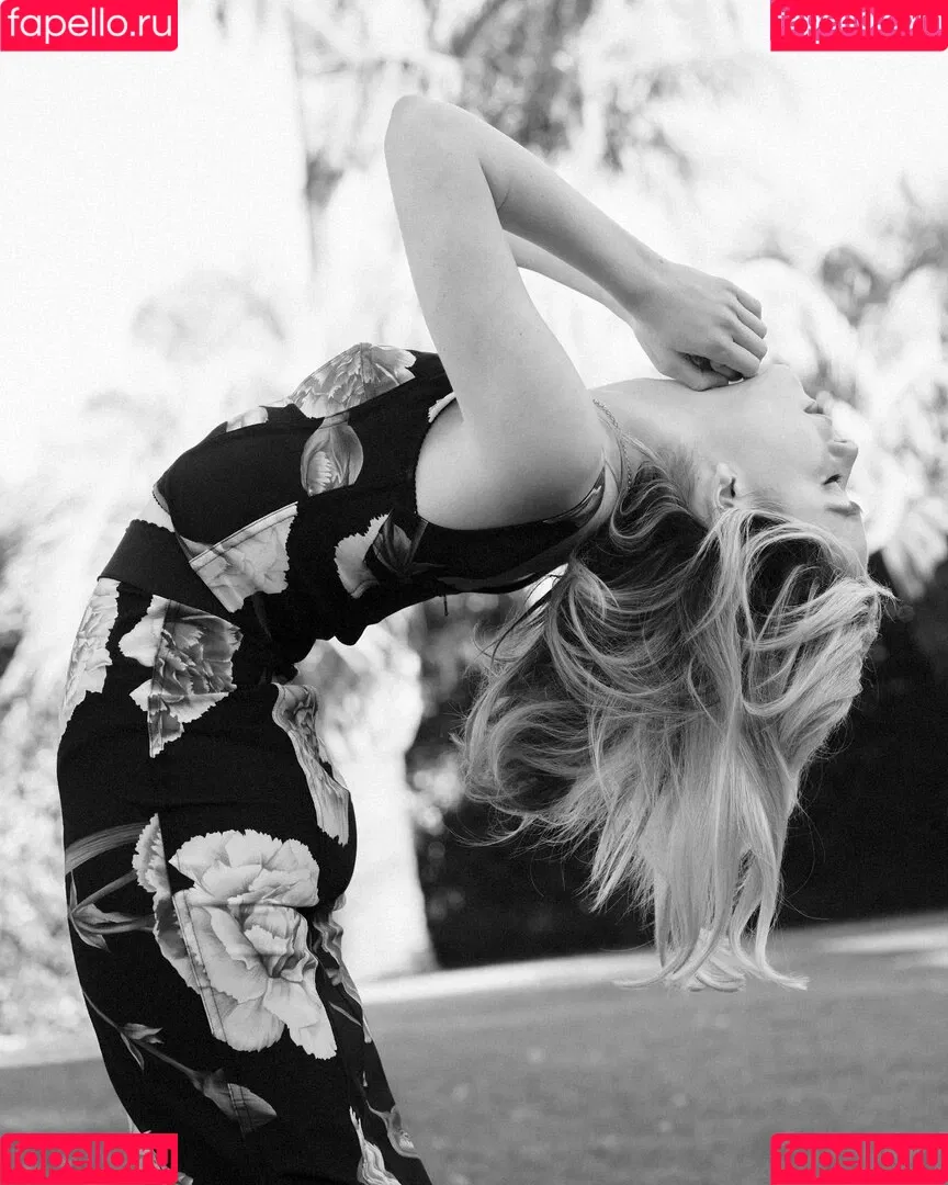 Kiernan Shipka Onlyfans Photo Gallery 