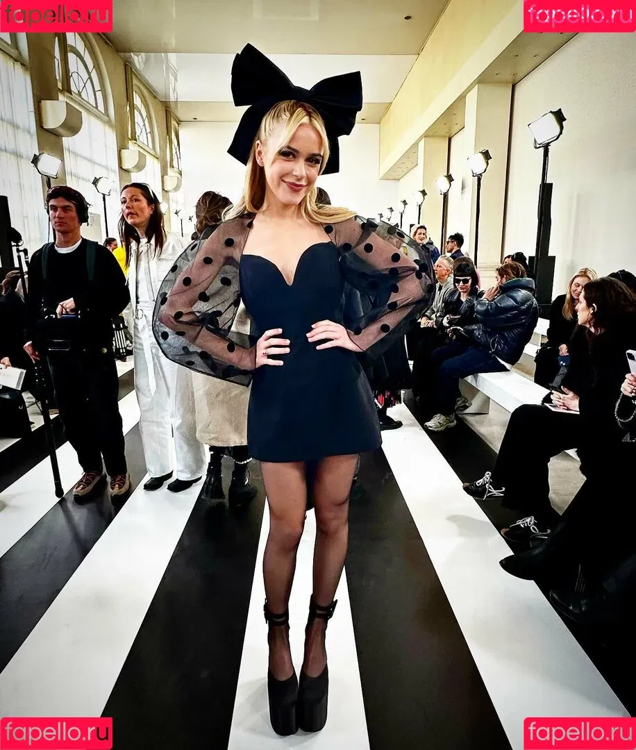 Kiernan Shipka Onlyfans Photo Gallery 