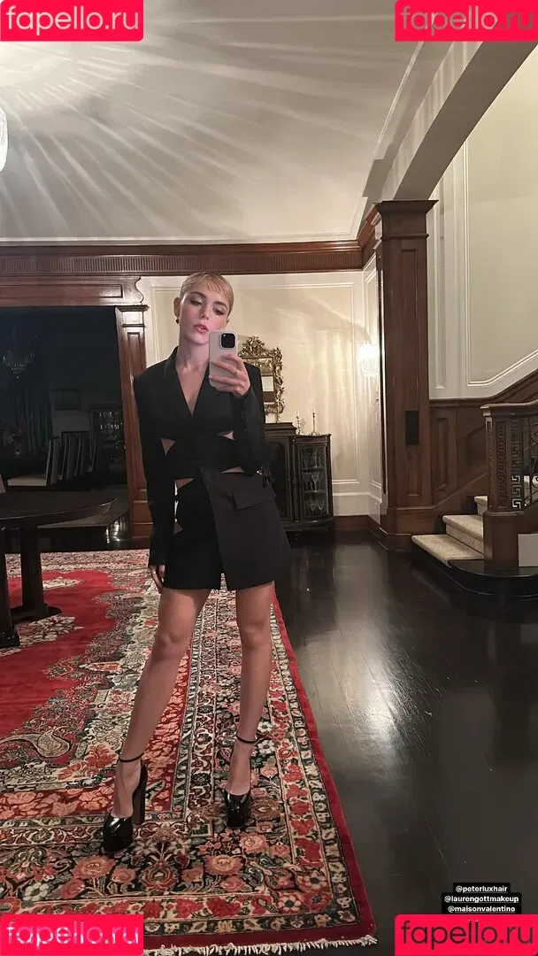 Kiernan Shipka Onlyfans Photo Gallery 