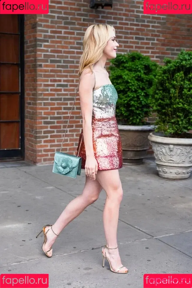 Kiernan Shipka Onlyfans Photo Gallery 