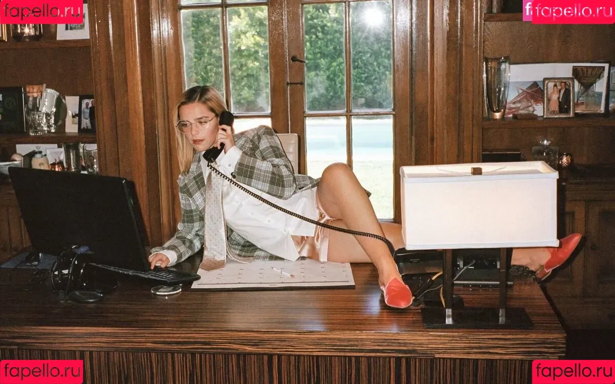 Kiernan Shipka Onlyfans Photo Gallery 
