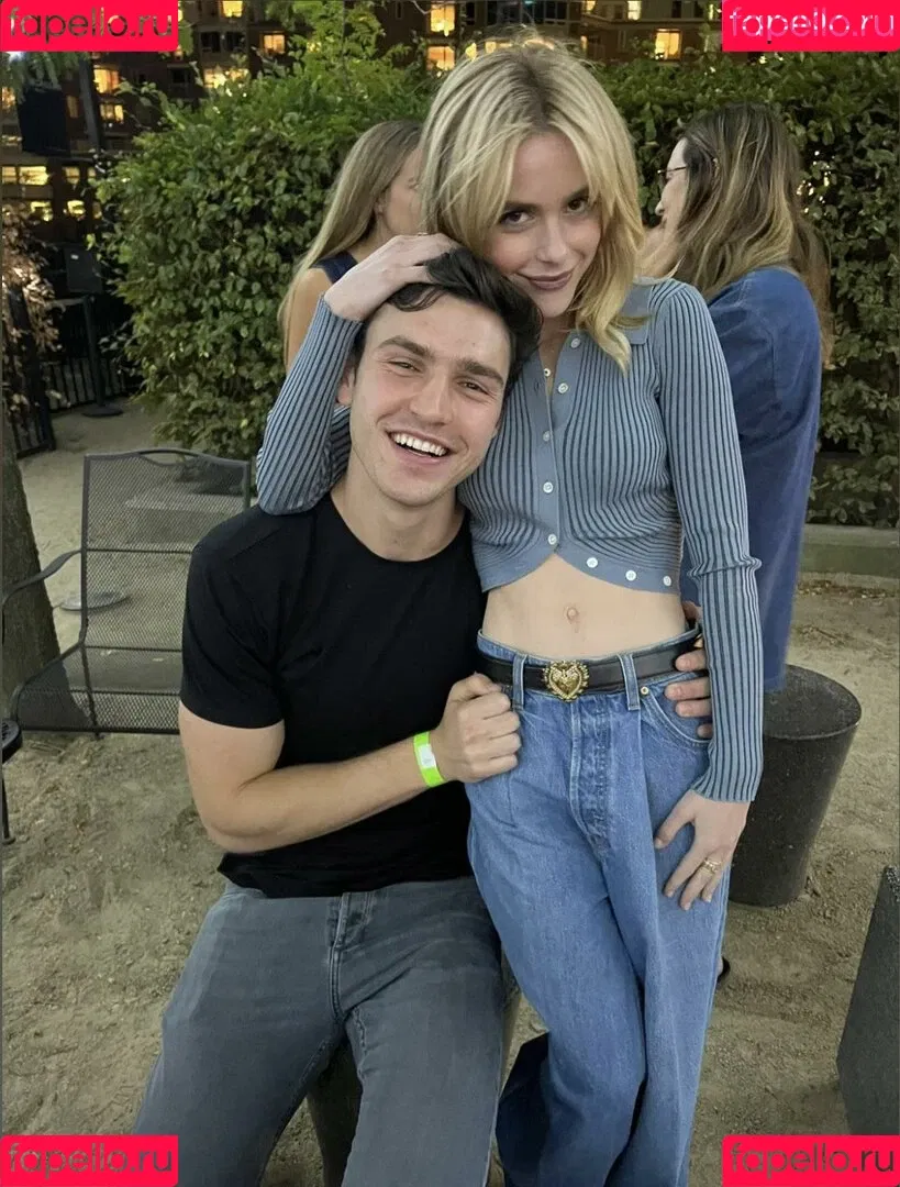 Kiernan Shipka Onlyfans Photo Gallery 