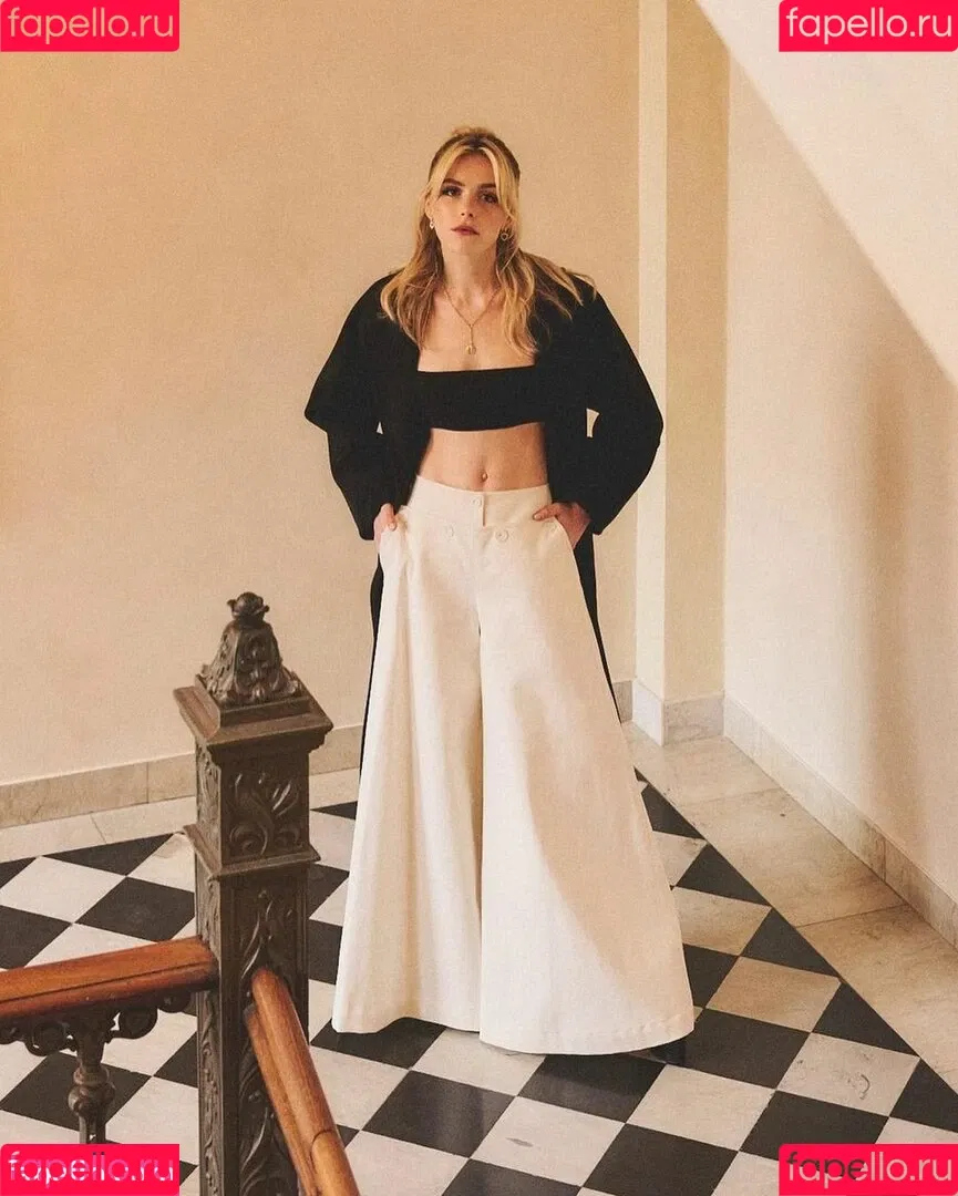 Kiernan Shipka Onlyfans Photo Gallery 