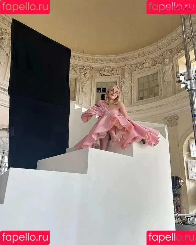 Kiernan Shipka Onlyfans Photo Gallery 