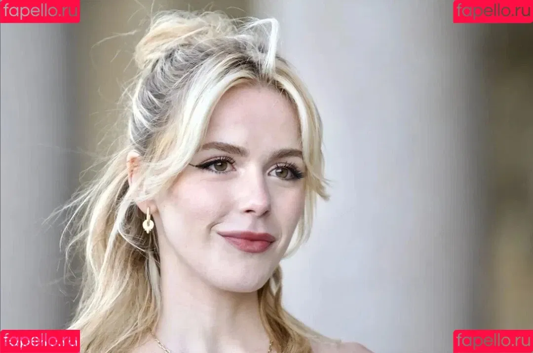 Kiernan Shipka Onlyfans Photo Gallery 