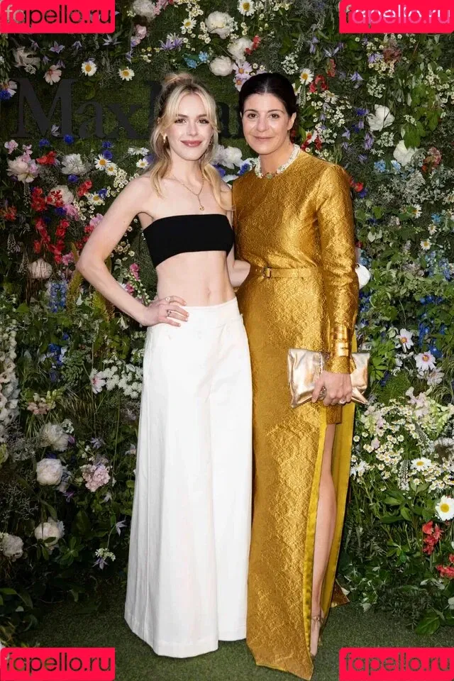 Kiernan Shipka Onlyfans Photo Gallery 