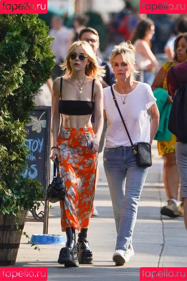Kiernan Shipka Onlyfans Photo Gallery 