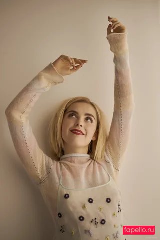 Kiernan Shipka Nude Onlyfans Photo 34