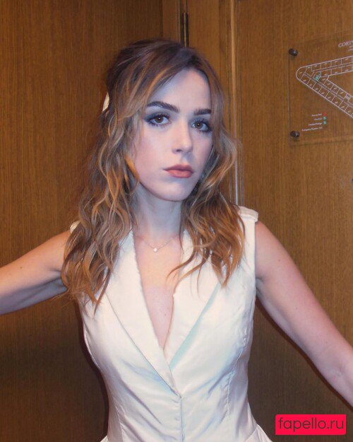 Kiernan Shipka Nude Onlyfans Photo 21