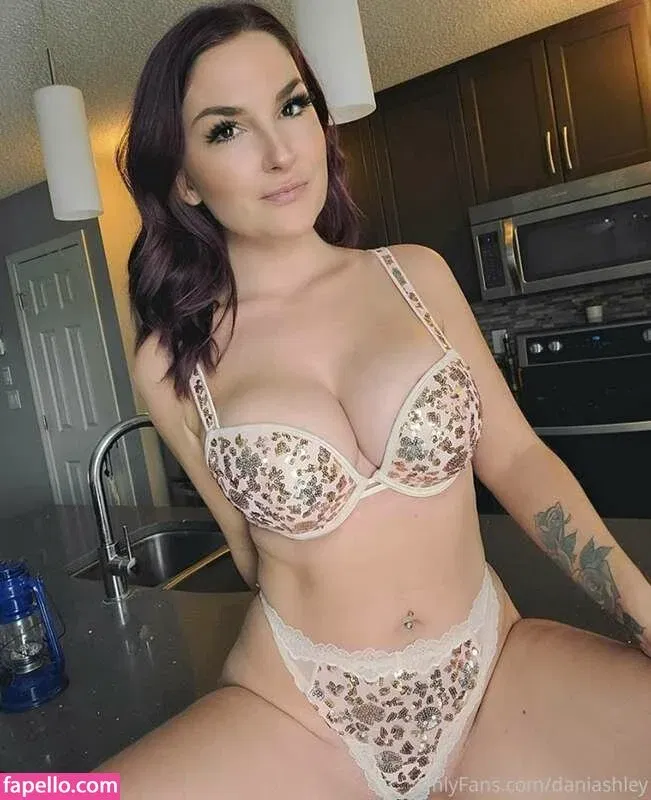 DaniAshley Onlyfans Photo Gallery 