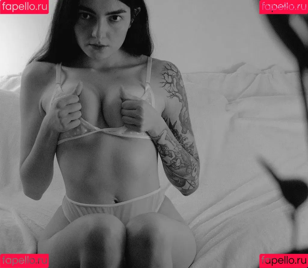 fruitsforbats Onlyfans Photo Gallery 