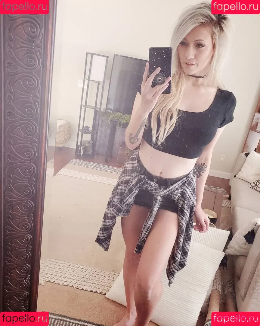 Lindsay Elyse Onlyfans Photo Gallery 