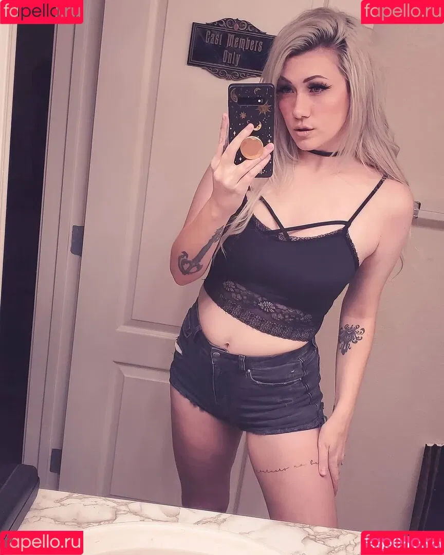 Lindsay Elyse Onlyfans Photo Gallery 