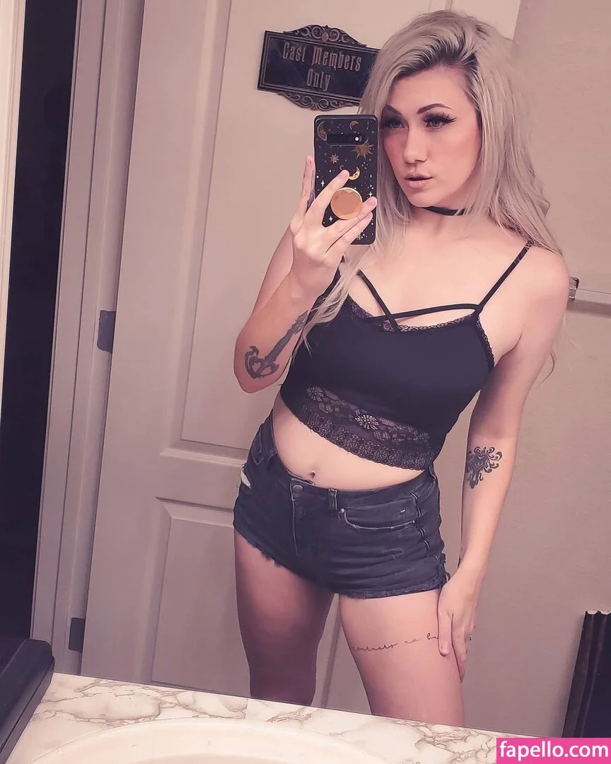 Lindsay Elyse Onlyfans Photo Gallery 