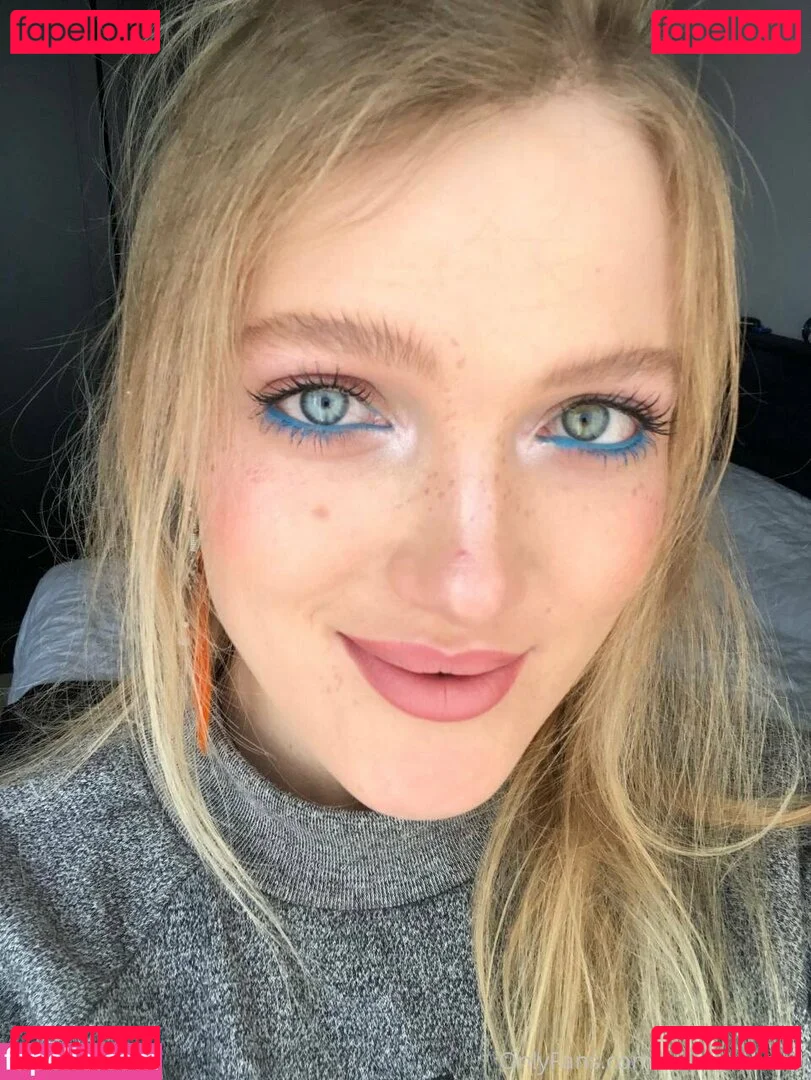 elara_moonq Onlyfans Photo Gallery 