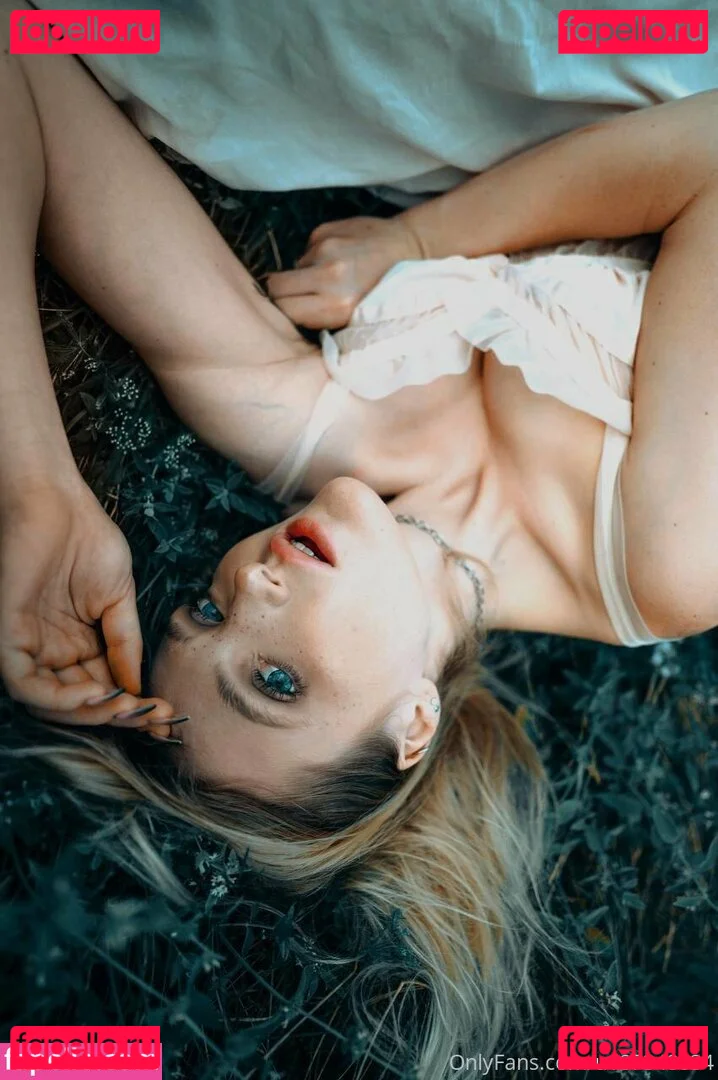 elara_moonq Onlyfans Photo Gallery 