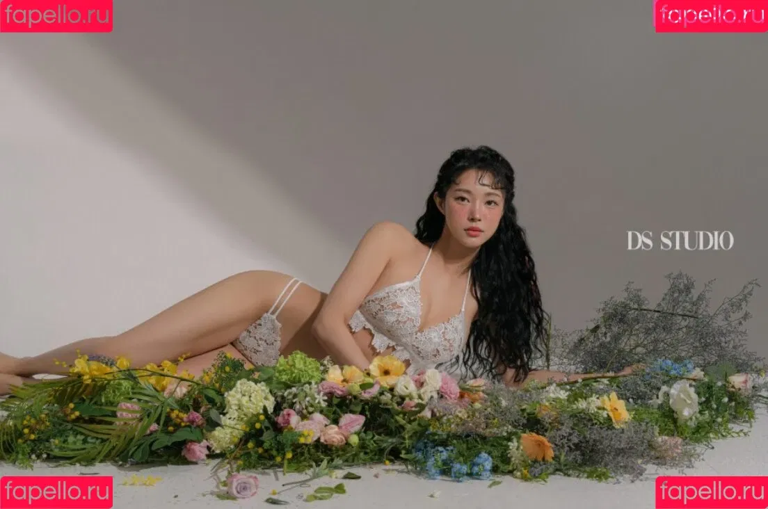 kimgapju Onlyfans Photo Gallery 
