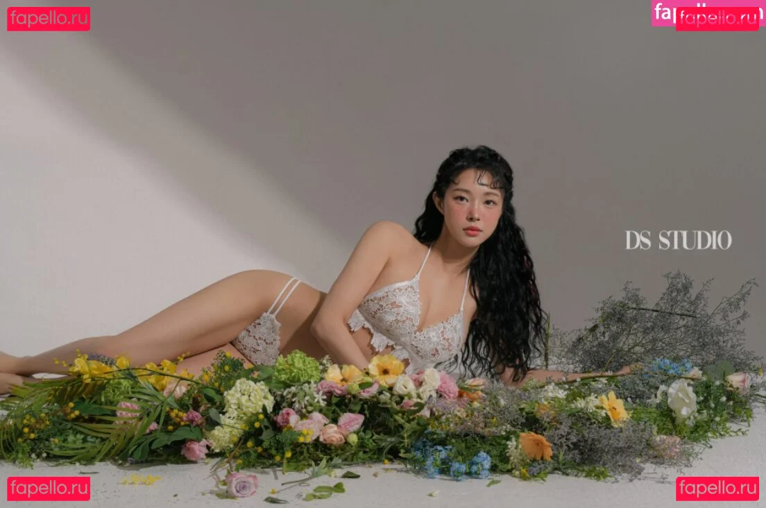 kimgapju Onlyfans Photo Gallery 