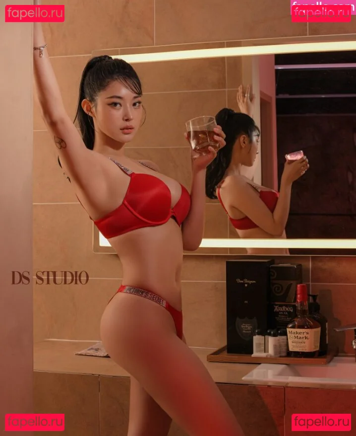 kimgapju Onlyfans Photo Gallery 