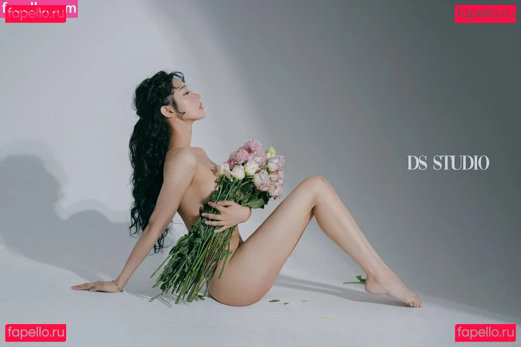 kimgapju Onlyfans Photo Gallery 