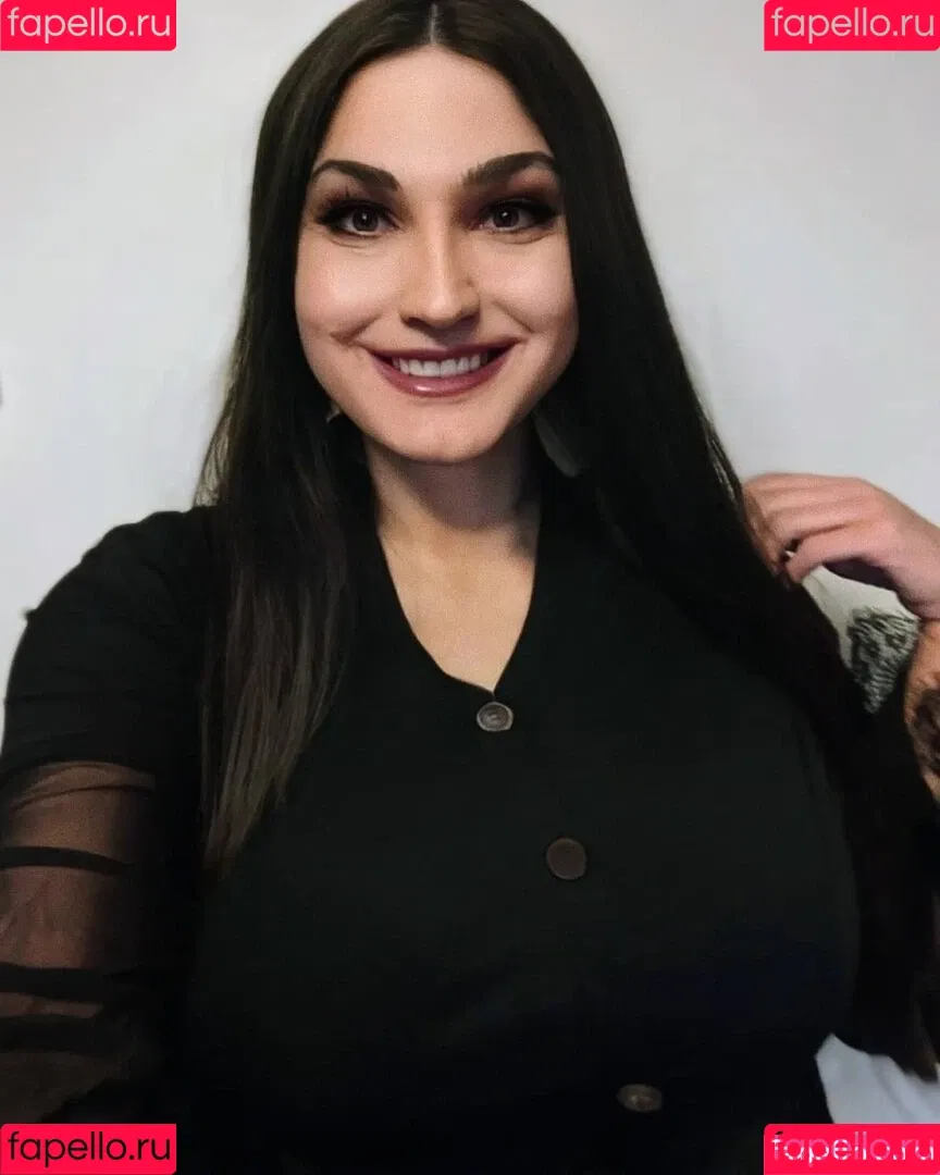 ThighHiBby Onlyfans Photo Gallery 
