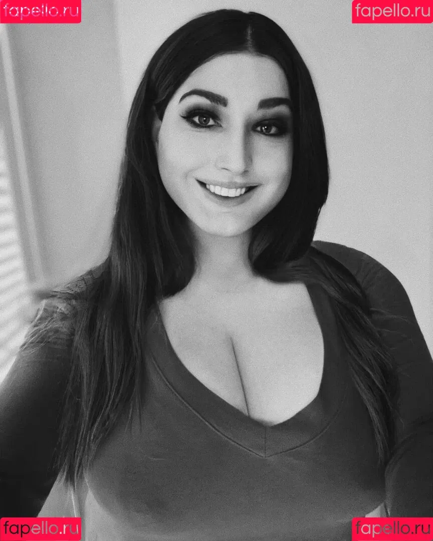 ThighHiBby Onlyfans Photo Gallery 