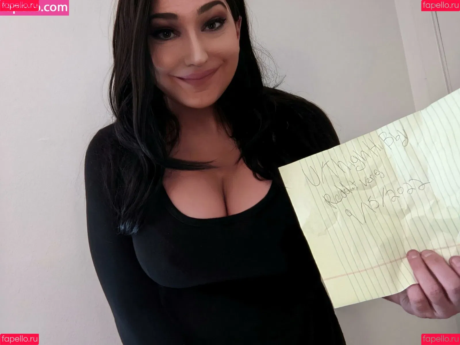 ThighHiBby Onlyfans Photo Gallery 