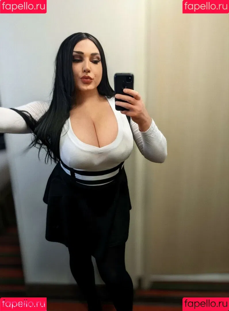 ThighHiBby Onlyfans Photo Gallery 