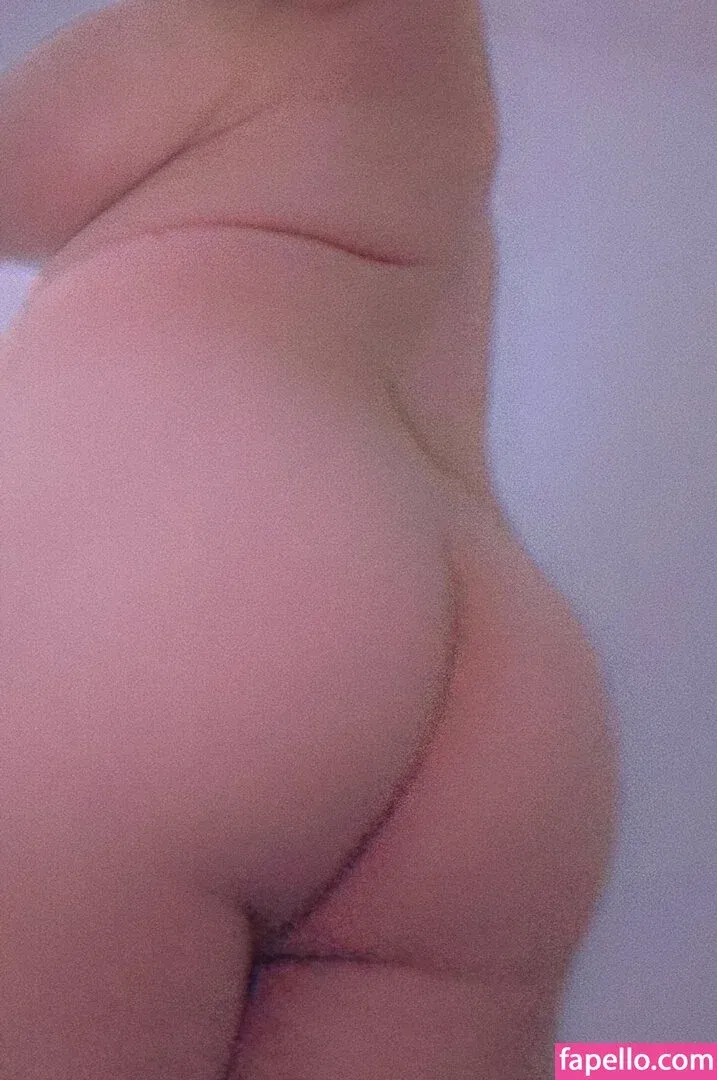 ThighHiBby Onlyfans Photo Gallery 