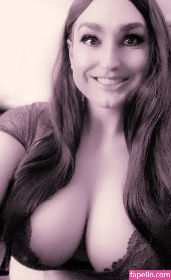 ThighHiBby Onlyfans Photo Gallery 