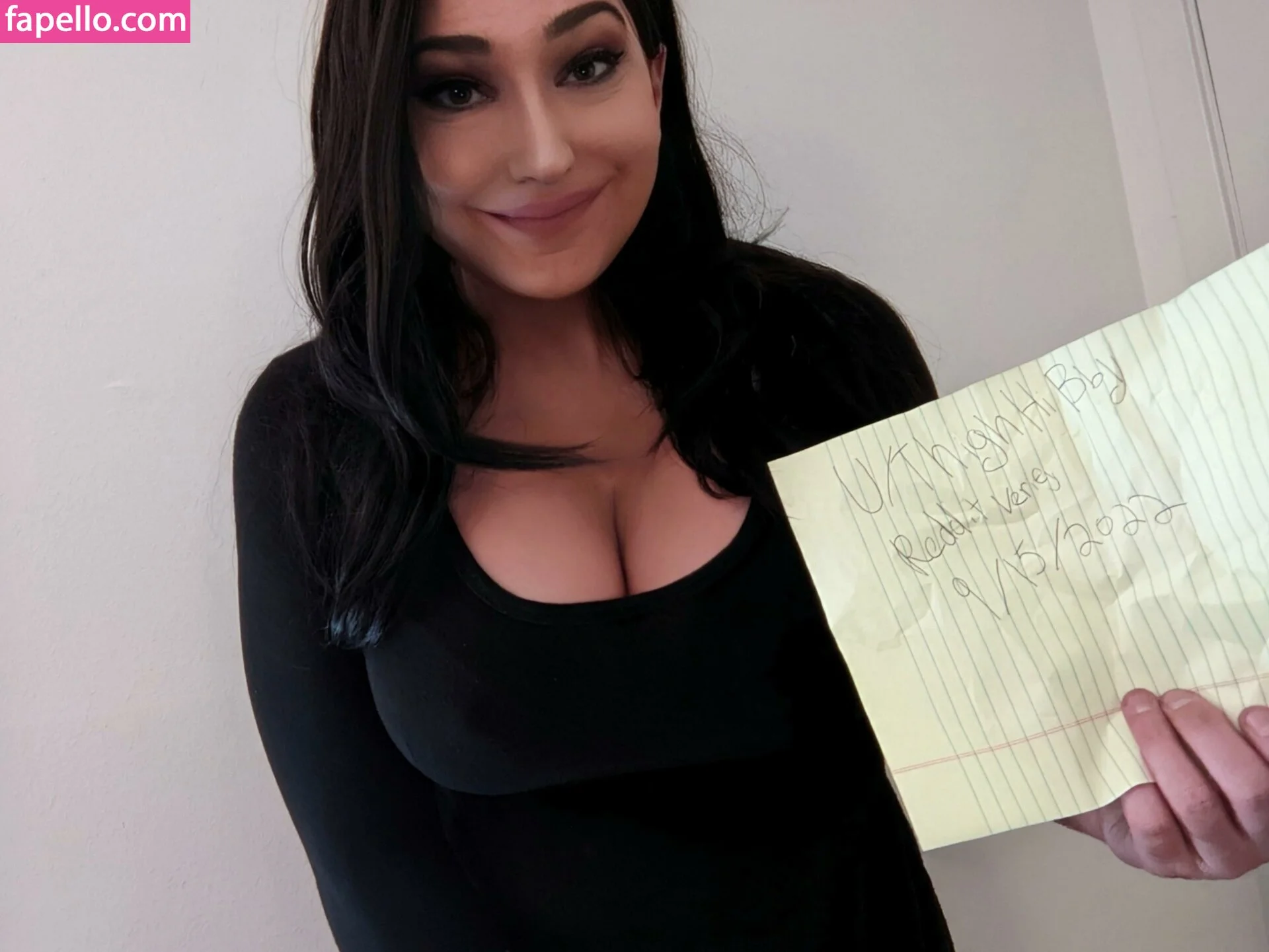 ThighHiBby Onlyfans Photo Gallery 