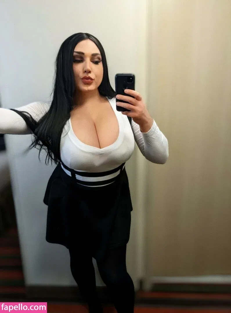 ThighHiBby Onlyfans Photo Gallery 