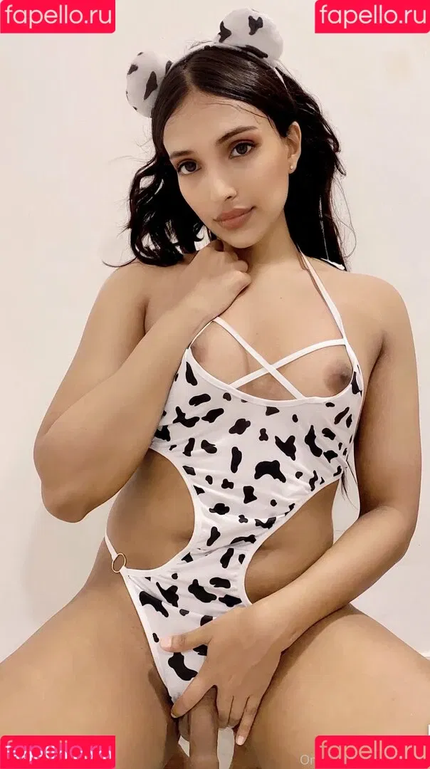 zorilee Onlyfans Photo Gallery 