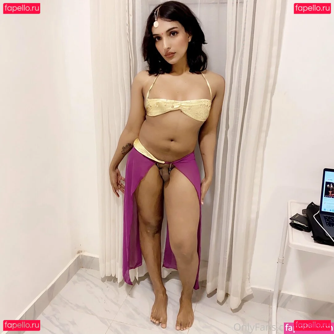 zorilee Onlyfans Photo Gallery 