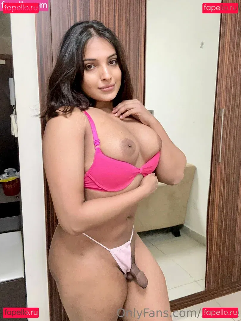 zorilee Onlyfans Photo Gallery 