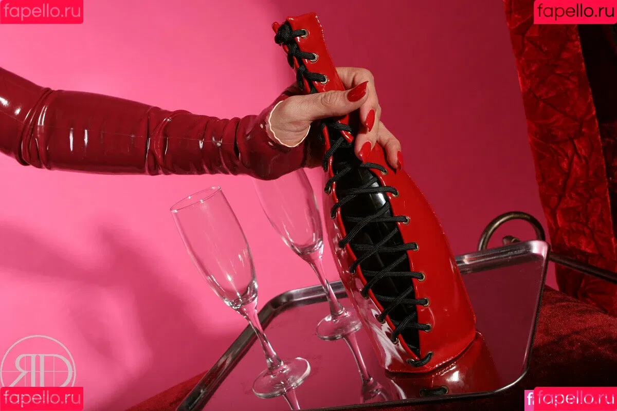 RubberDoll Onlyfans Photo Gallery 